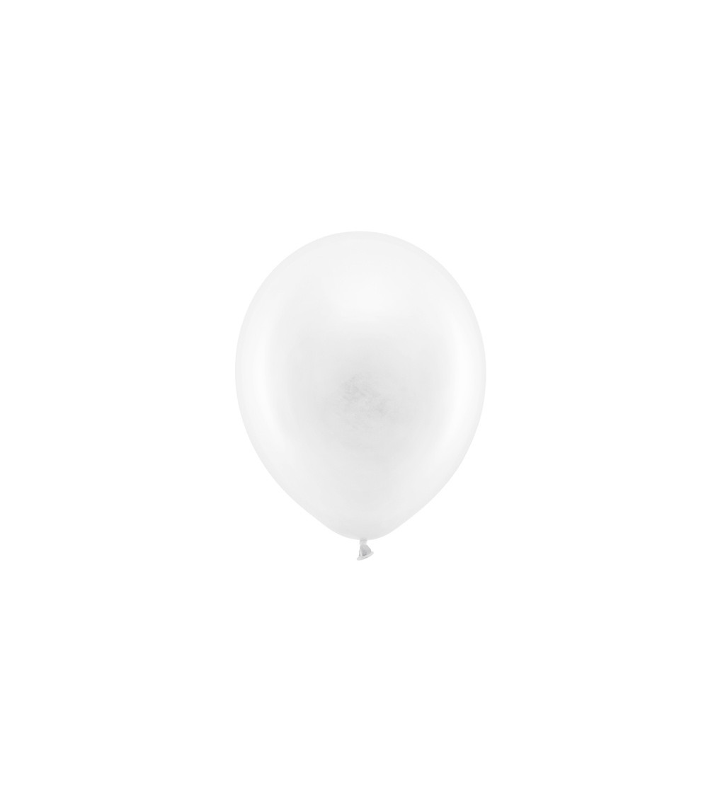 Pastelově bílé balónky