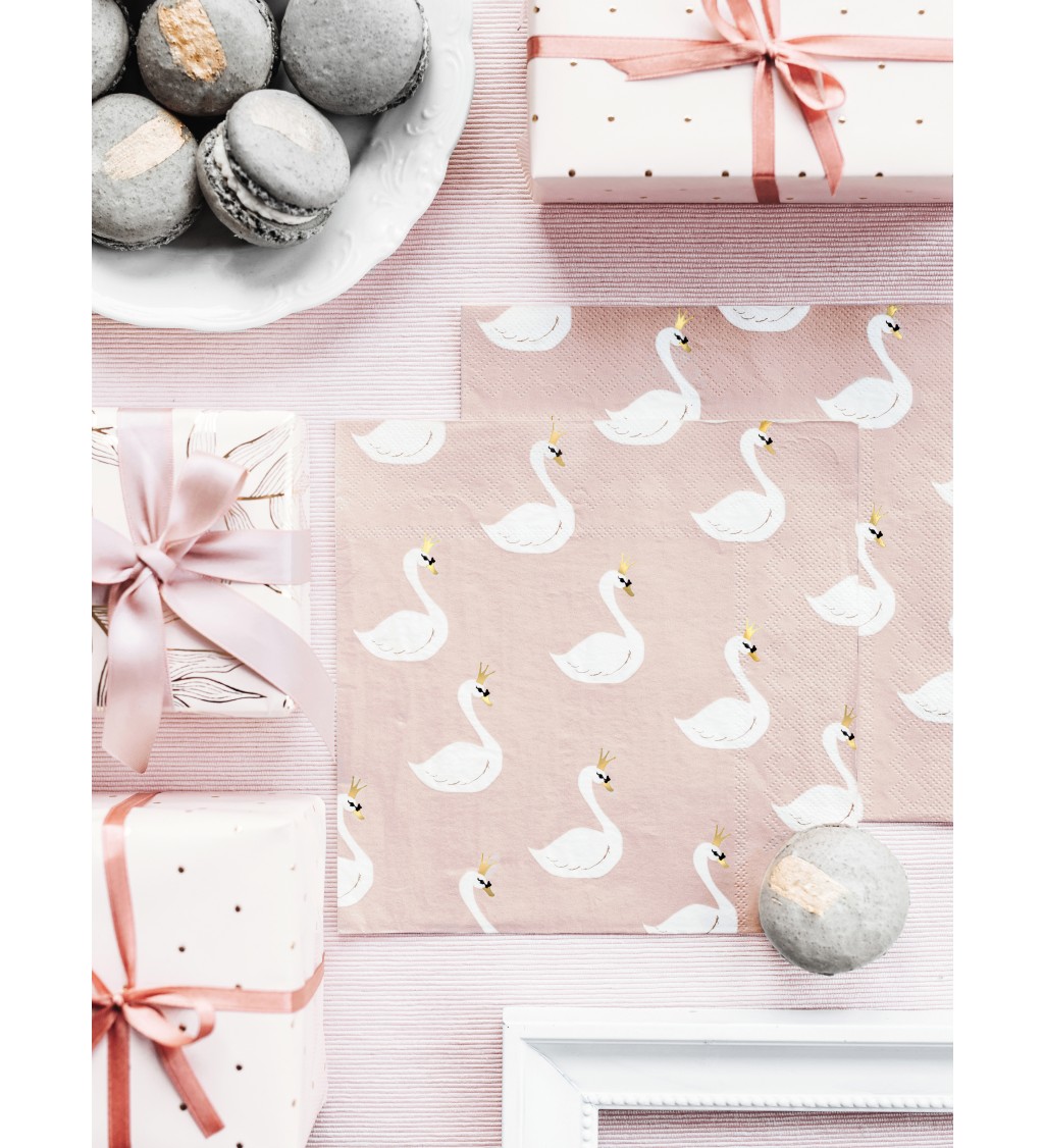 Dárkový papír se zlatými motivy