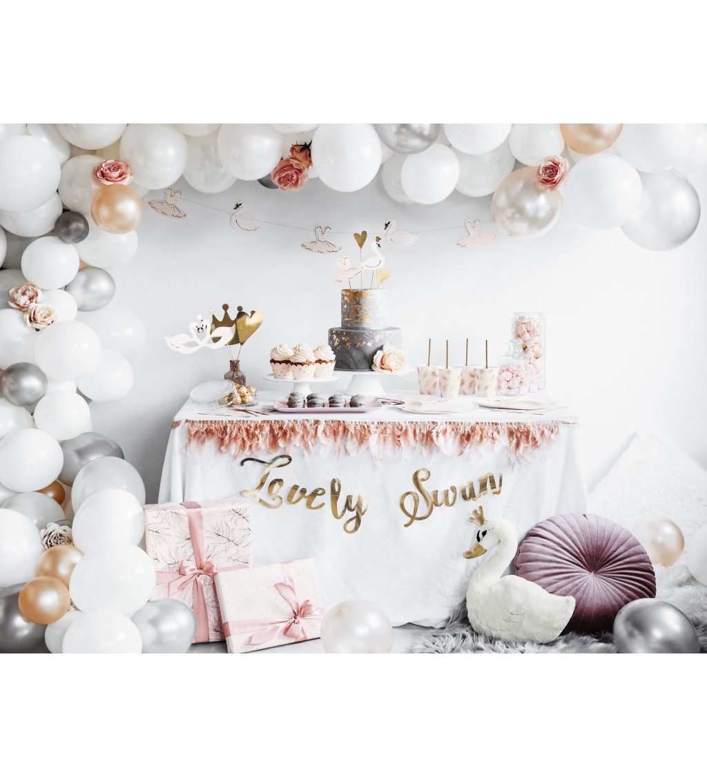 Dárkový papír se zlatými motivy